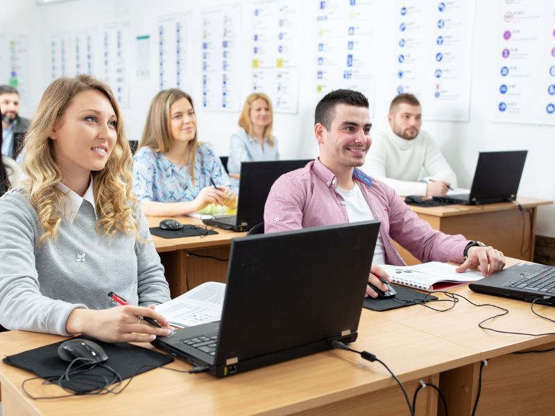 Quiz patente B: ecco la guida completa per neofiti alla guida